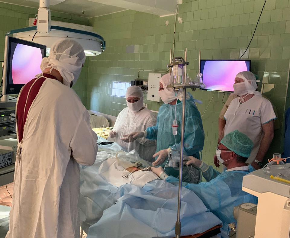Нові методики в хірургії опановують в дитячій обласній лікарні: проведено 10 надскладних лапароскопічних операцій