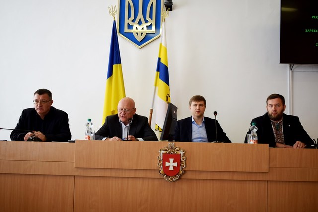 Депутати обласної ради звернулись до Президента стосовно захисту національних інтересів держави