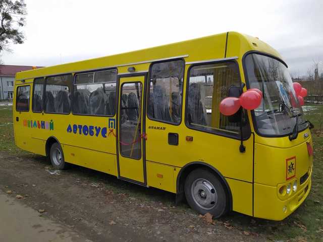Новий шкільний автобус від сьогодні возитиме дітлахів Деражненської ОТГ