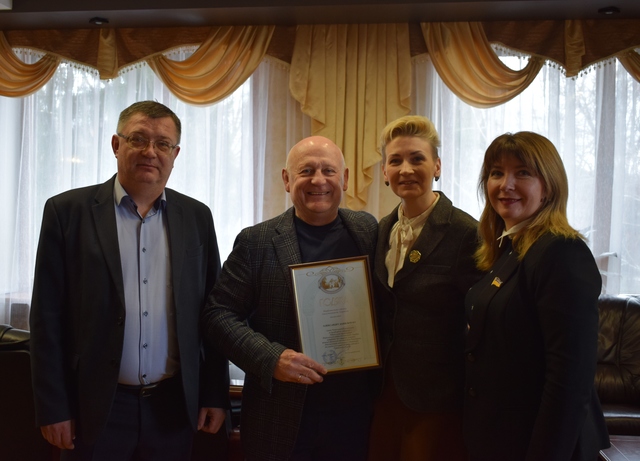 Олександра Данильчука нагороджено Подякою Національної спілки письменників України
