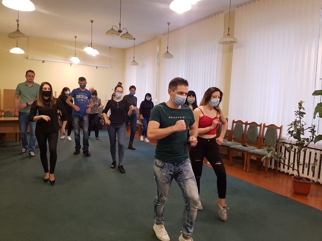 Танцювальний майстерклас відбувся у Рівненській обласній бібліотеці для молоді