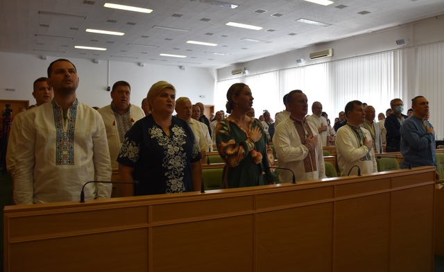 Шоста сесія Рівненської обласної ради розпочалася з нагородження