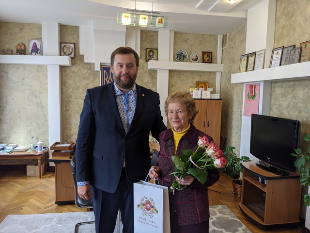 Відома краєзнавиця Алла Куц отримала нагороду від Рівненської обласної ради