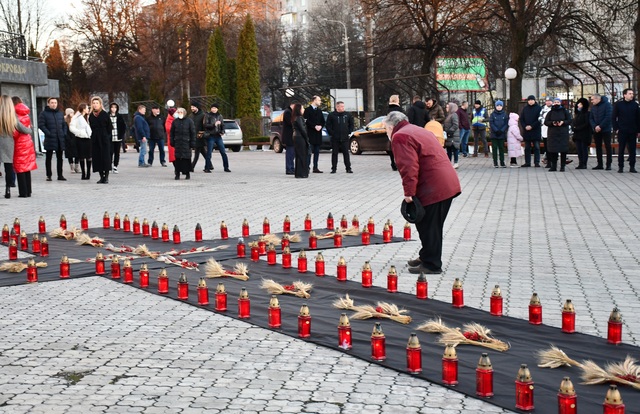 На Рівненщині вшановують пам’ять мільйонів українців, які стали жертвами Голодоморів