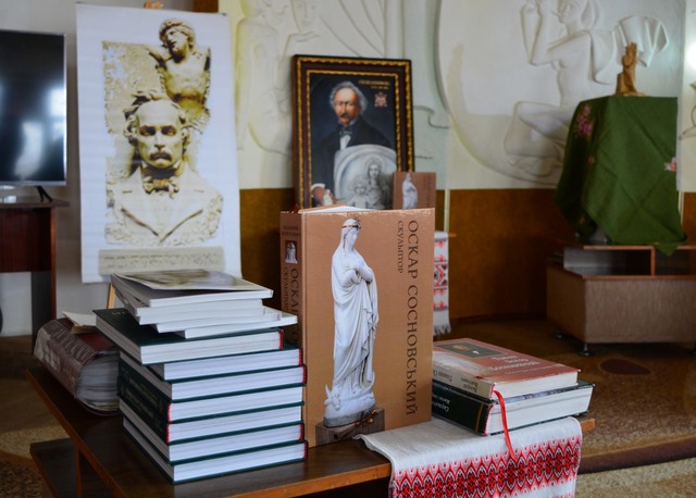 У Рівному презентували книгу про всесвітньо відомого скульптора Оскара Сосновського
