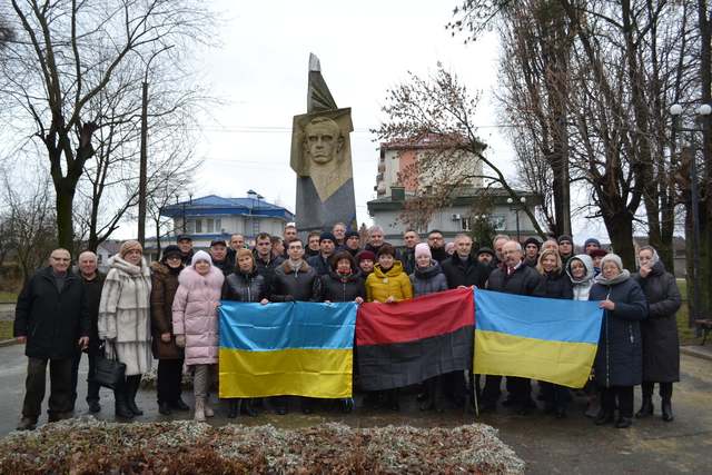 «Батько наш Бандера»: на Рівненщині вшановують пам'ять видатного українця