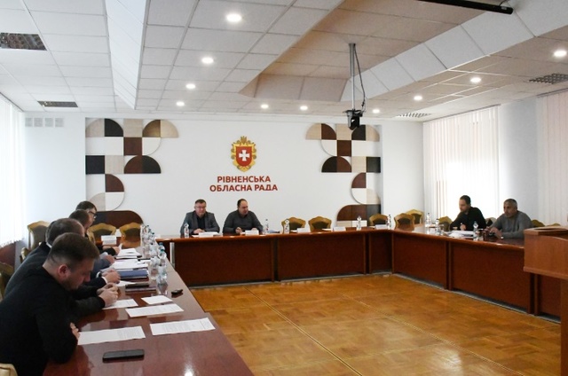 Депутати обласної ради продовжують роботу в постійних комісіях