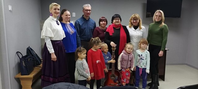 «З книжечкою безпечно»: для пацієнтів обласної дитячої лікарні організували літературний захід