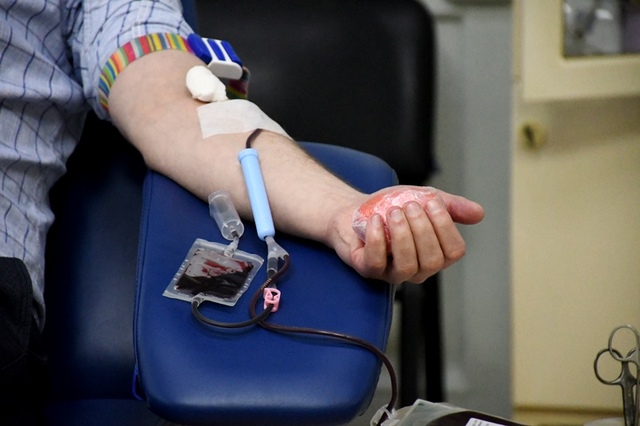 В центрі служби крові критична ситуація: рівнян закликають здати кров