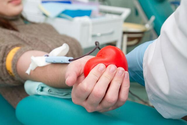 Центру служби крові знову не вистачає донорів