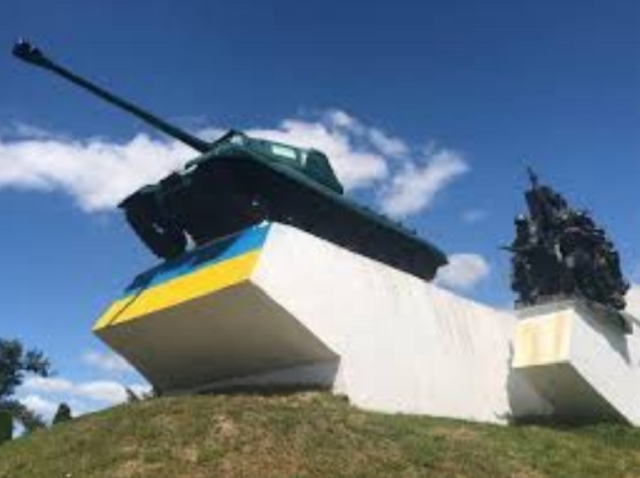 На Рівненщині досі є танк на честь сталіна та інша радянщина