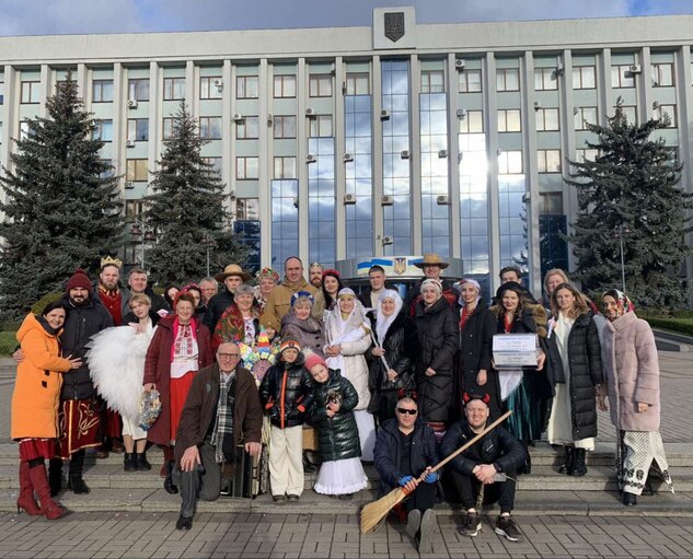 Майже 102 тис. грн наколядували медики обласної лікарні на потреби ЗСУ   