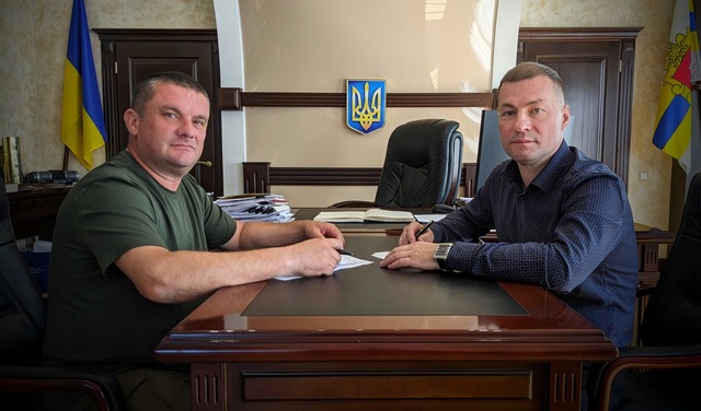 З керівником центру підготовки громадян до нацспротиву підписали контракт