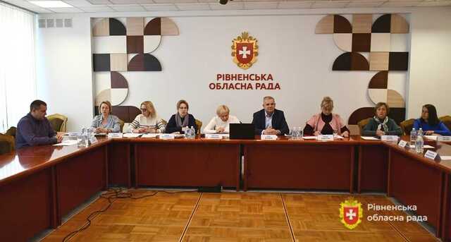 Про податкові новації в умовах війни говорили на вебінарі в обласній раді