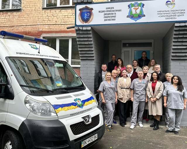 Симуляційний центр, палата інтенсивної терапії та справжня «швидка» - у Рівненській медакадемії облаштували нові аудиторії